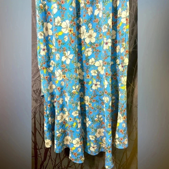 Monteau Los Angeles - Beautifully Vibrant Blue Floral Medium Dress 🦋🌼 - Picture 7 of 15